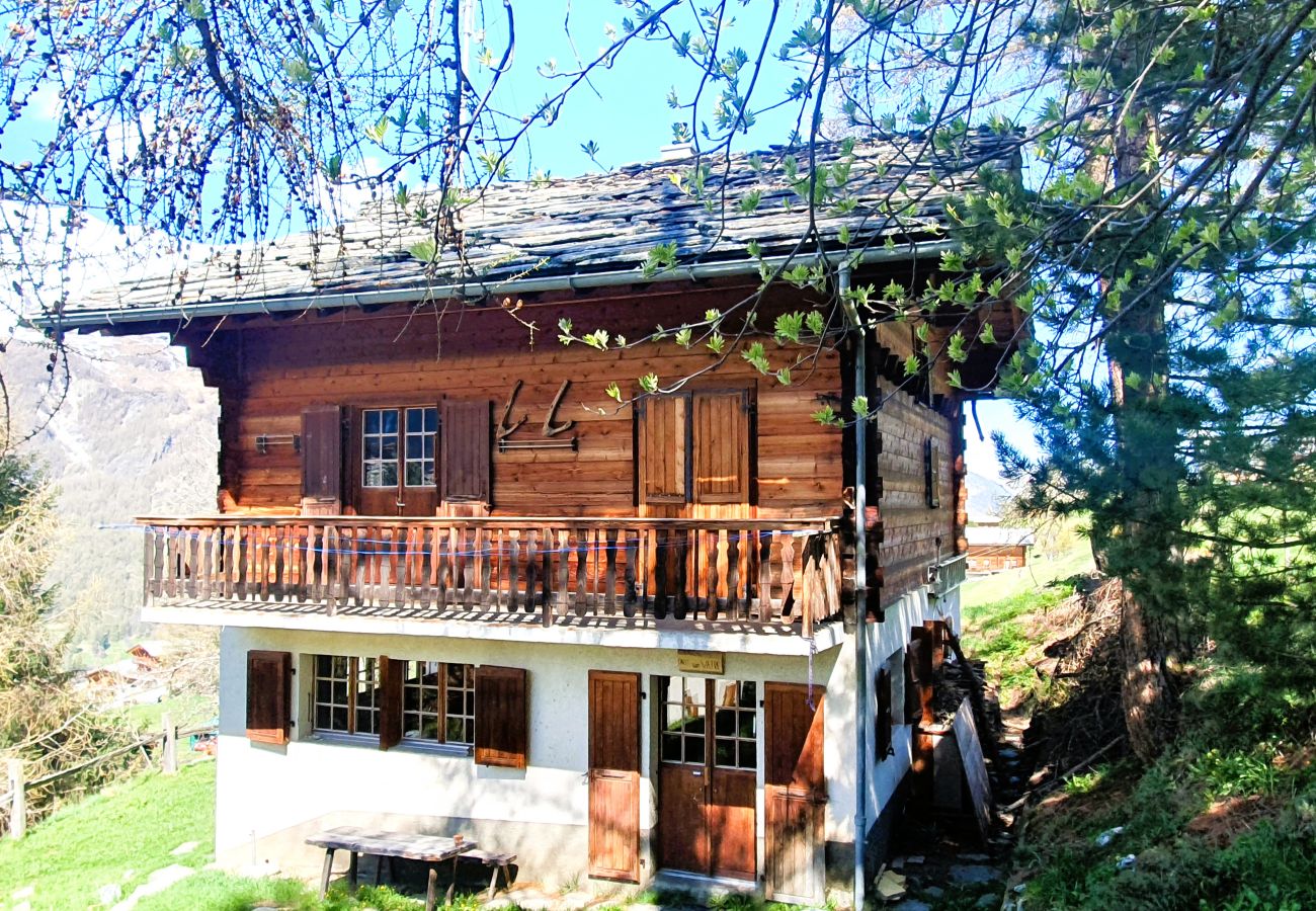 Chalet in La Forclaz - Chalet Vatré - Charme montagnard | La Forclaz