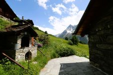 Chalet in La Forclaz - Mayen Motau - Retour à l'essentiel | La Forclaz